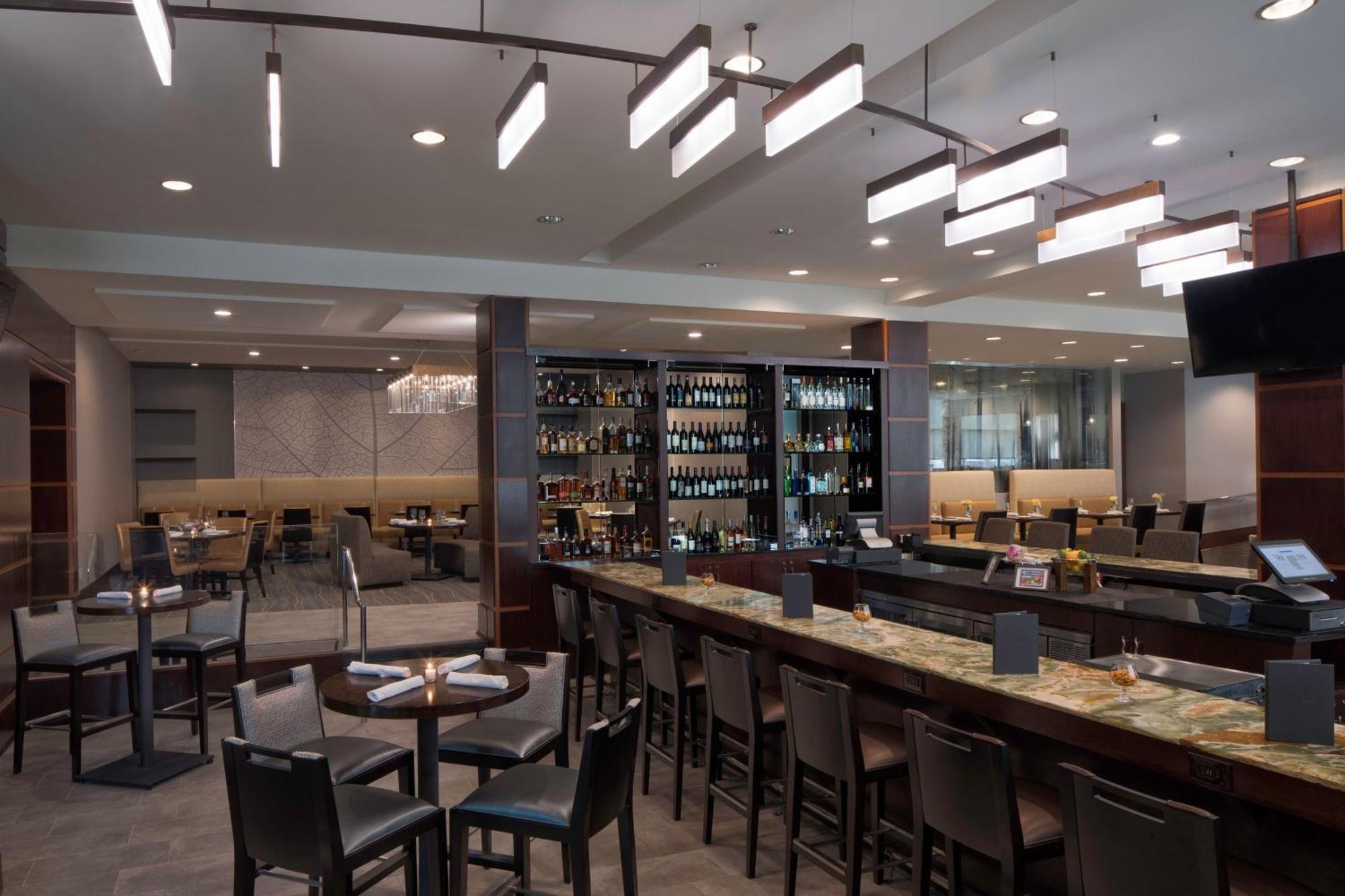 The Westin Mount Laurel Hotel Restaurant photo